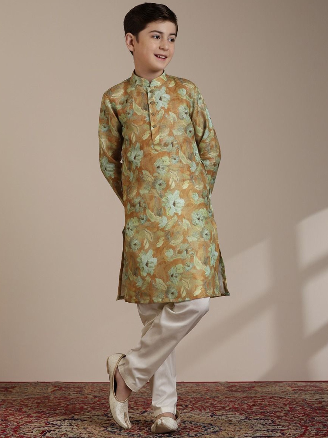 

Manyavar Boys Floral Printed Regular Straight Kurta With Pyjamas, Mustard