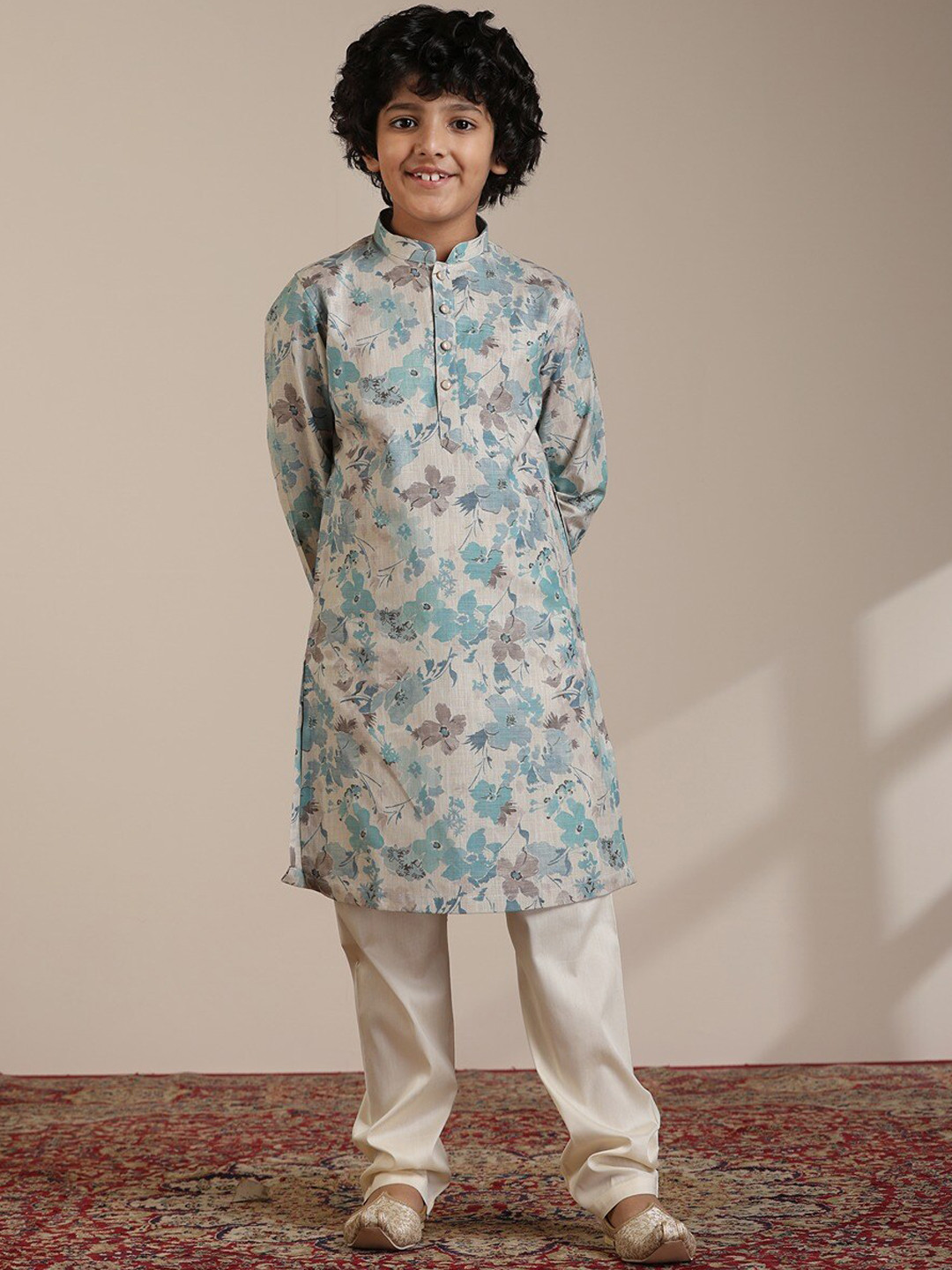 

Manyavar Boys Floral Printed Regular Linen Kurta with Pyjamas, Sea green
