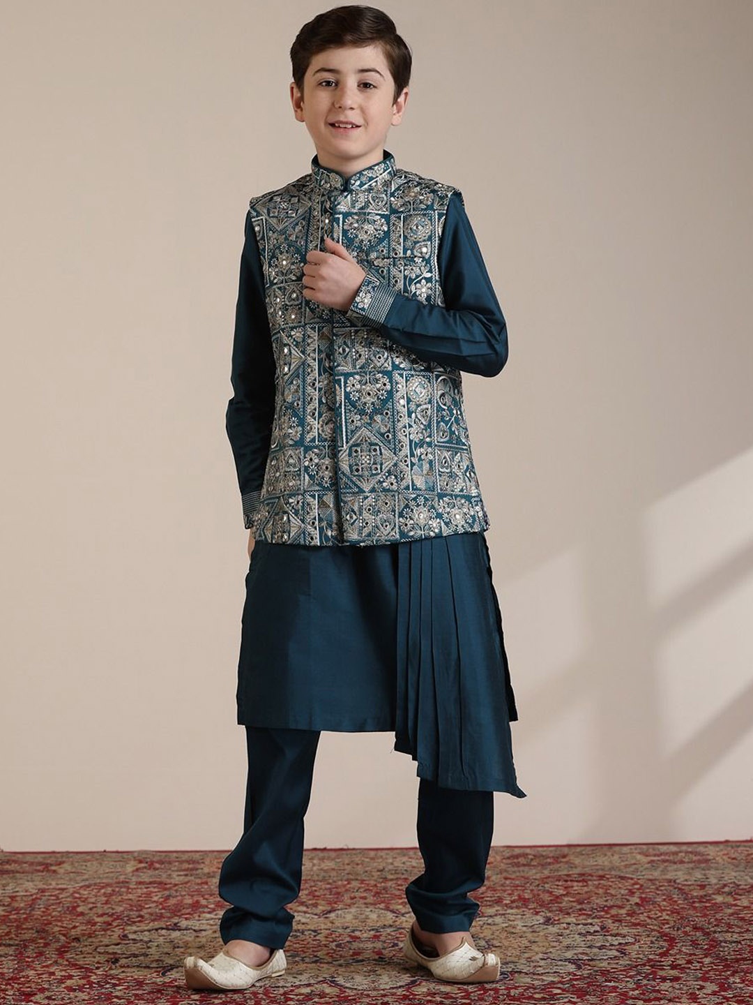 

Manyavar Boys Regular Kurta and Pyjamas with Jacket, Teal