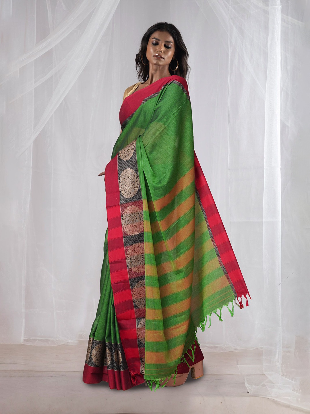 

Unnati Silks Woven Design Pure Cotton Handloom Narayan Peth Saree, Green