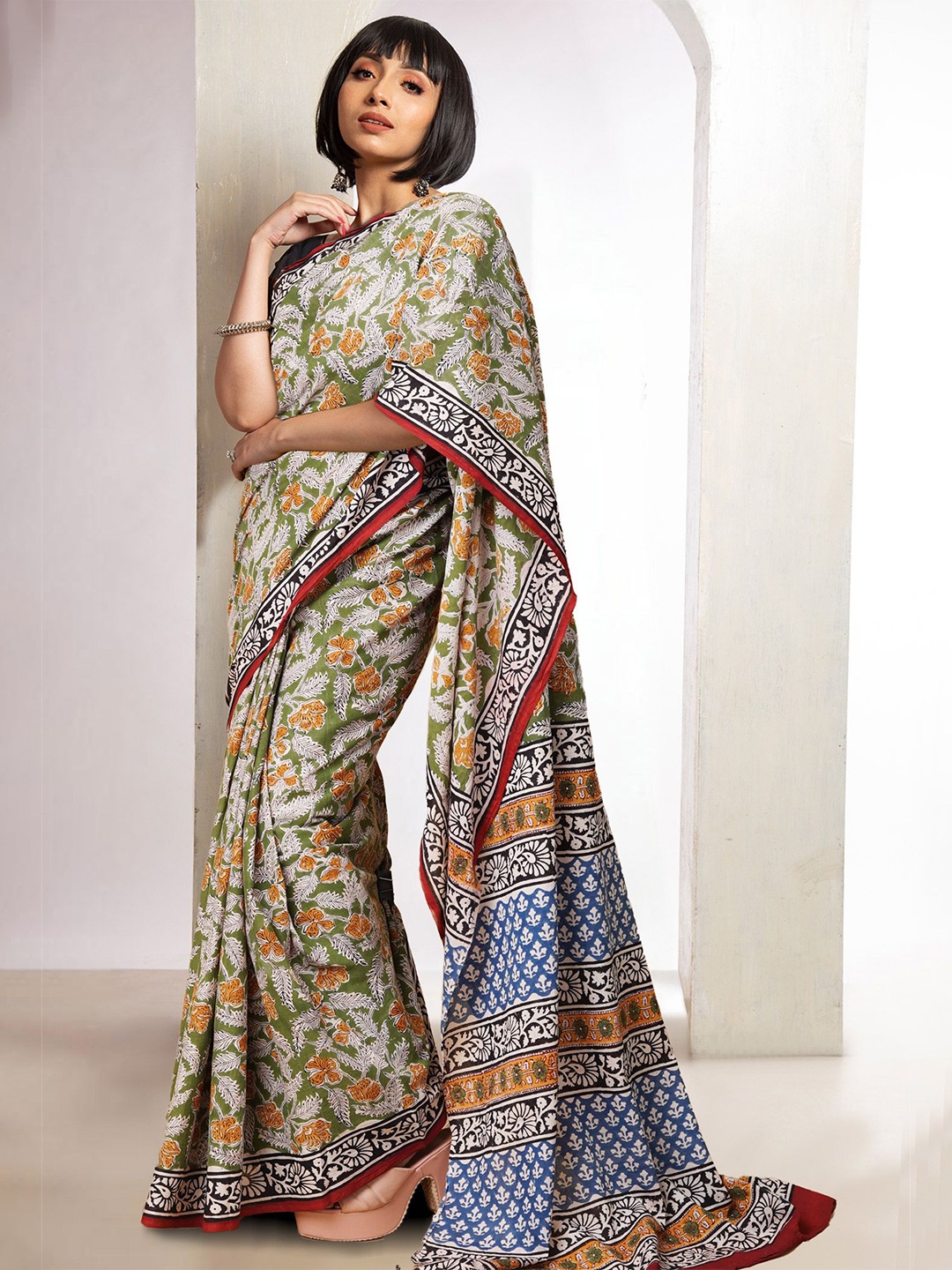 

Unnati Silks Floral Pure Cotton Handloom Bagru Saree, Green