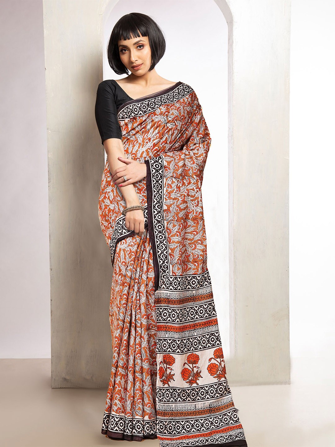

Unnati Silks Floral Pure Cotton Handloom Bagru Saree, Brown