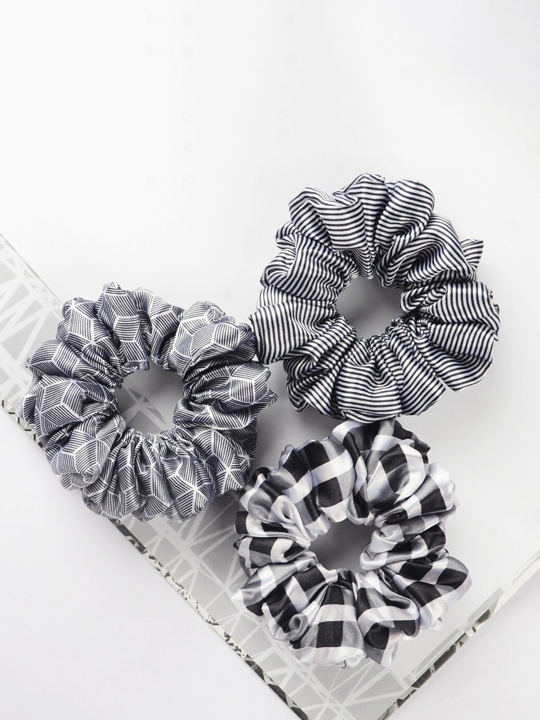 

Radhu & Kabby Women Set Of 6 Scrunchies, White
