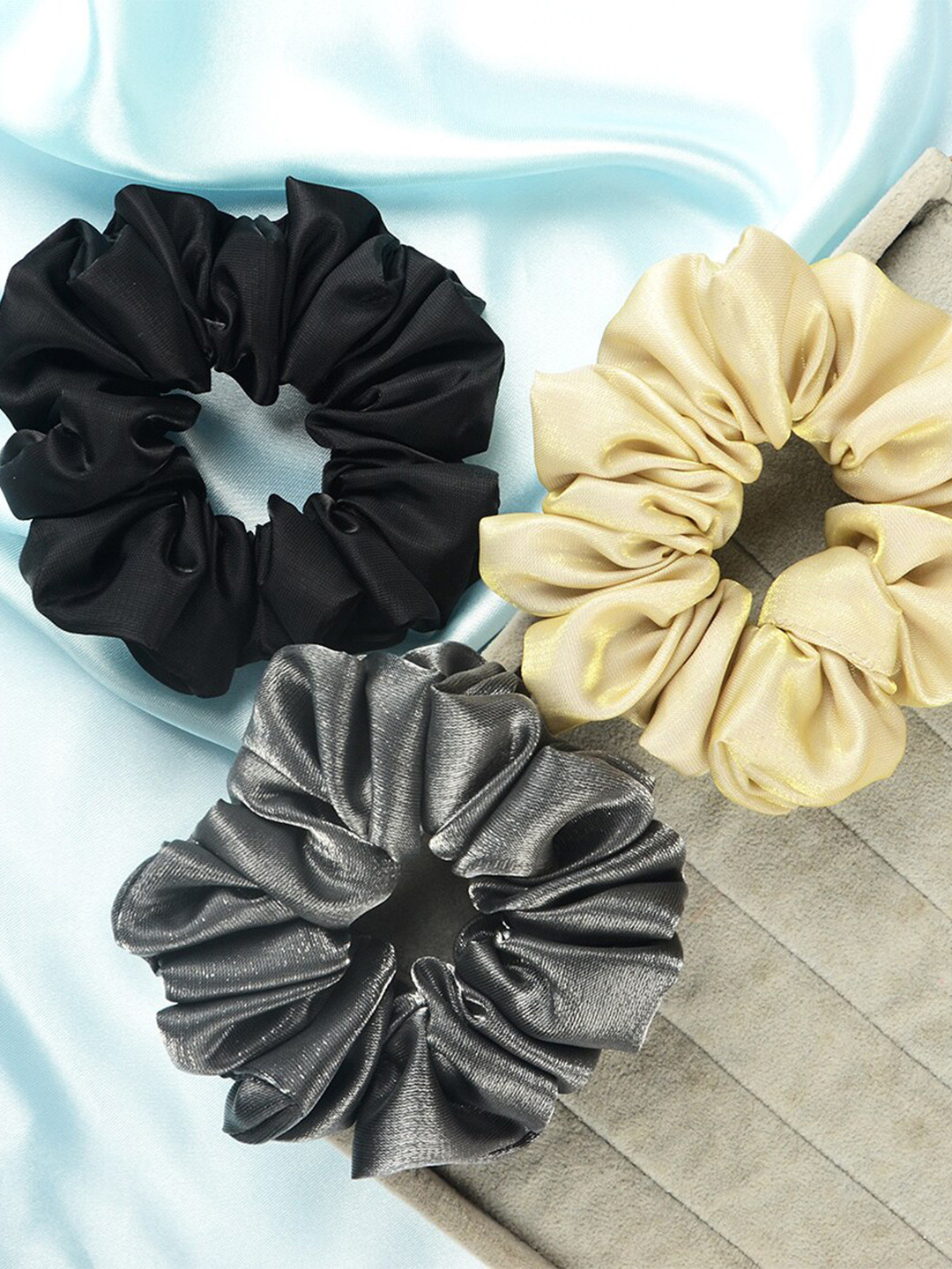 

Radhu & Kabby Women Set of 3 Scrunchie Ponytail Holders, Grey
