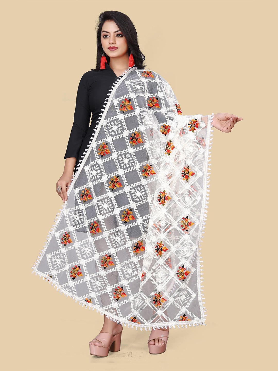 

DHARMEE Embroidered Dupatta, White