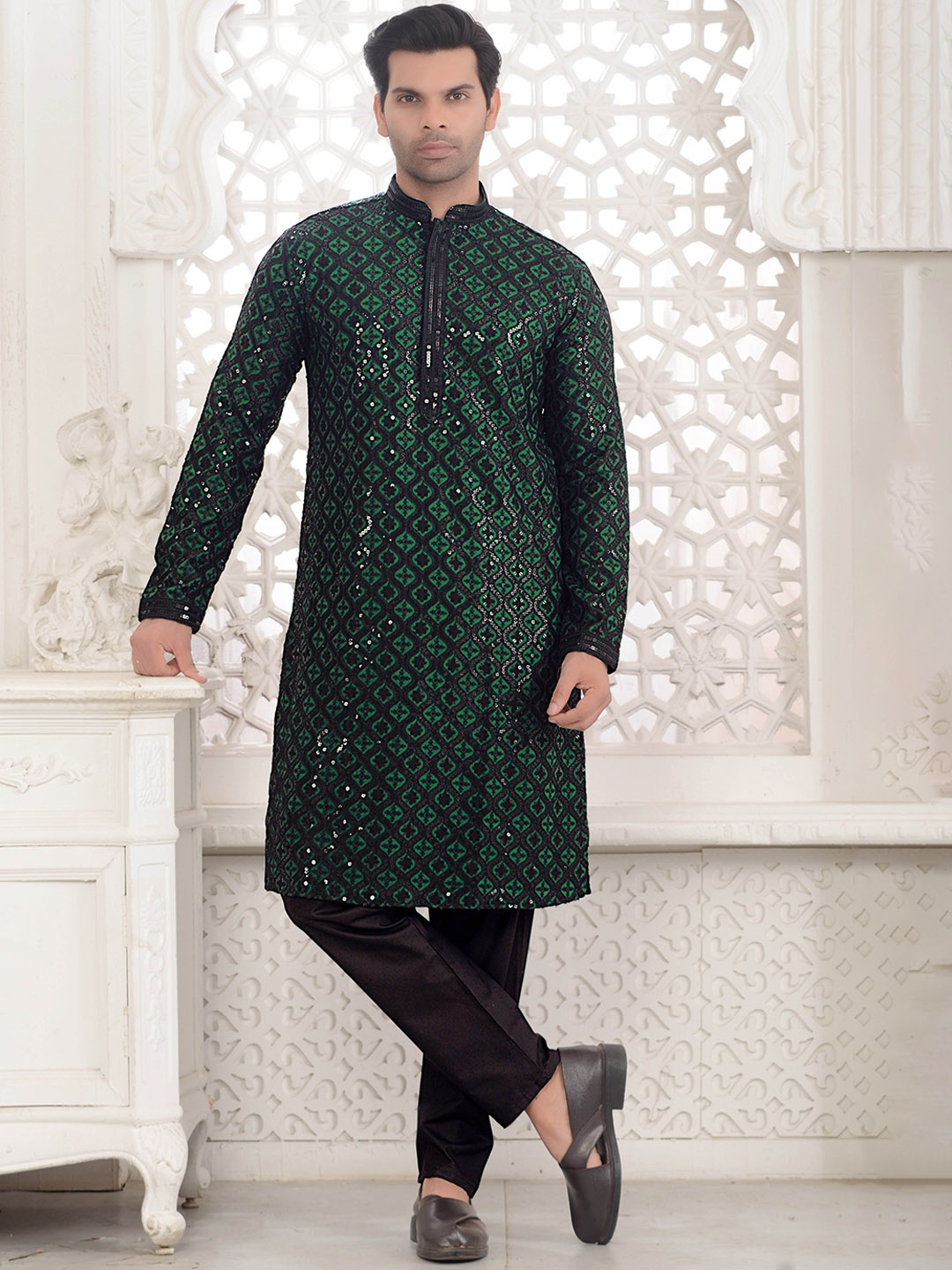 

ARRUGA Ethnic Motifs Embroidered Mandarin Collar Sequinned Kurta with Pyjamas, Green