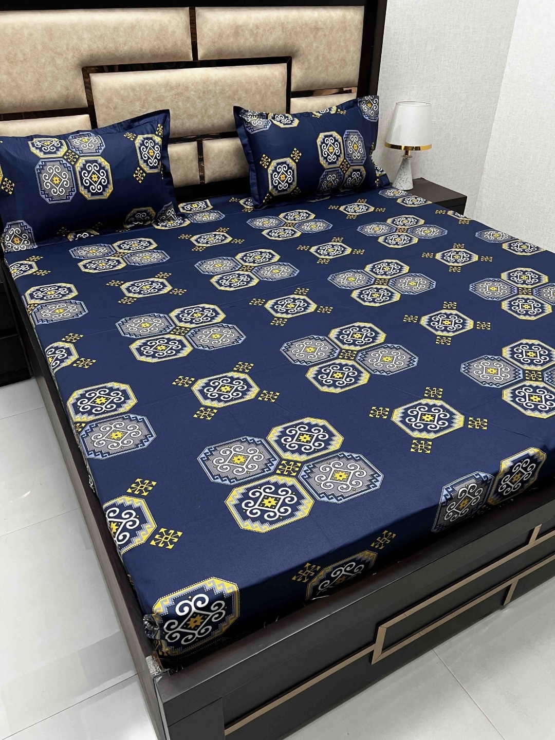 

Pure Decor Blue & Yellow Printed Pure Cotton 260 TC Queen Bedsheet With 2 Pillow Covers