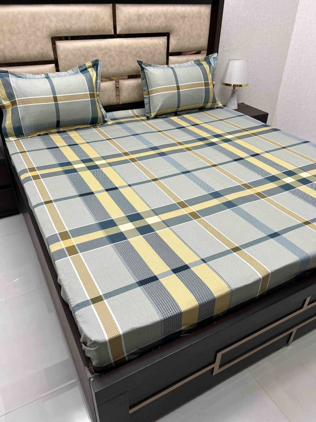 

Pure Decor Green & Grey Checked 260 TC Queen Bedsheet with 2 Pillow Covers