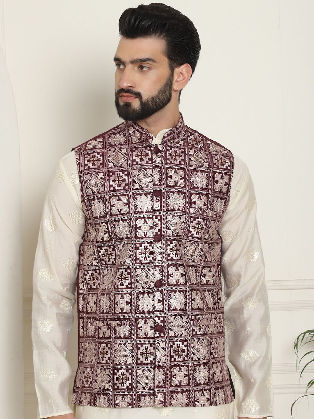 

SOJANYA Embroidered Woven Nehru Jackets, Maroon