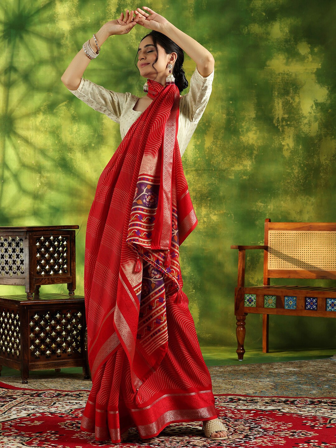 

Libas Abstract printed Zari Saree, Red