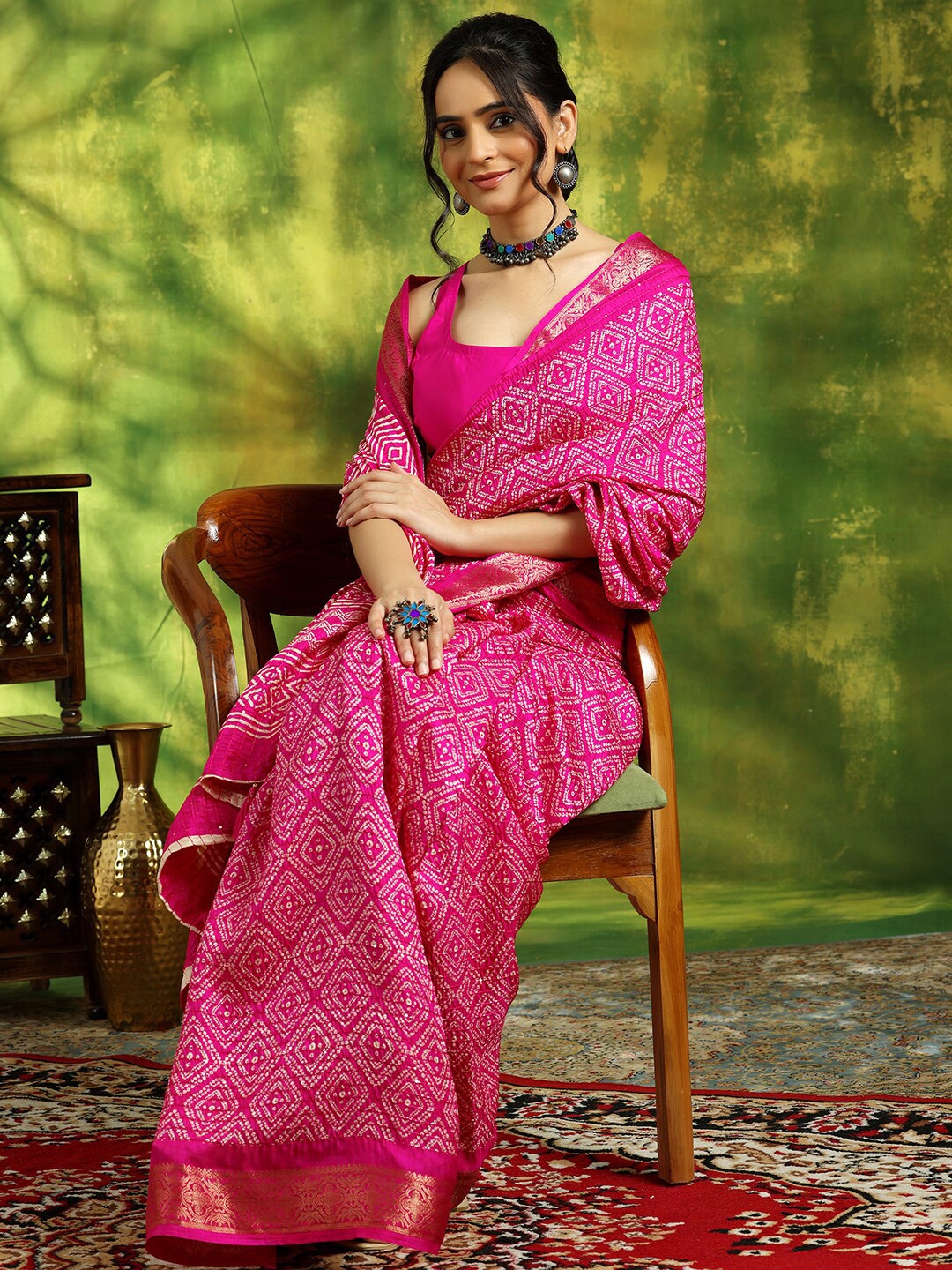 

Libas Geometric Printed Saree Zari Saree, Pink