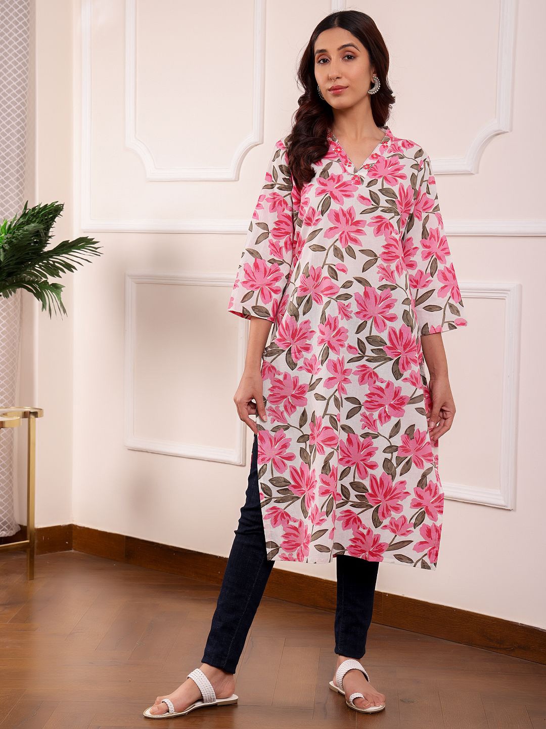 

Chowkhat Printed Pure Cotton Straight Kurta, Pink