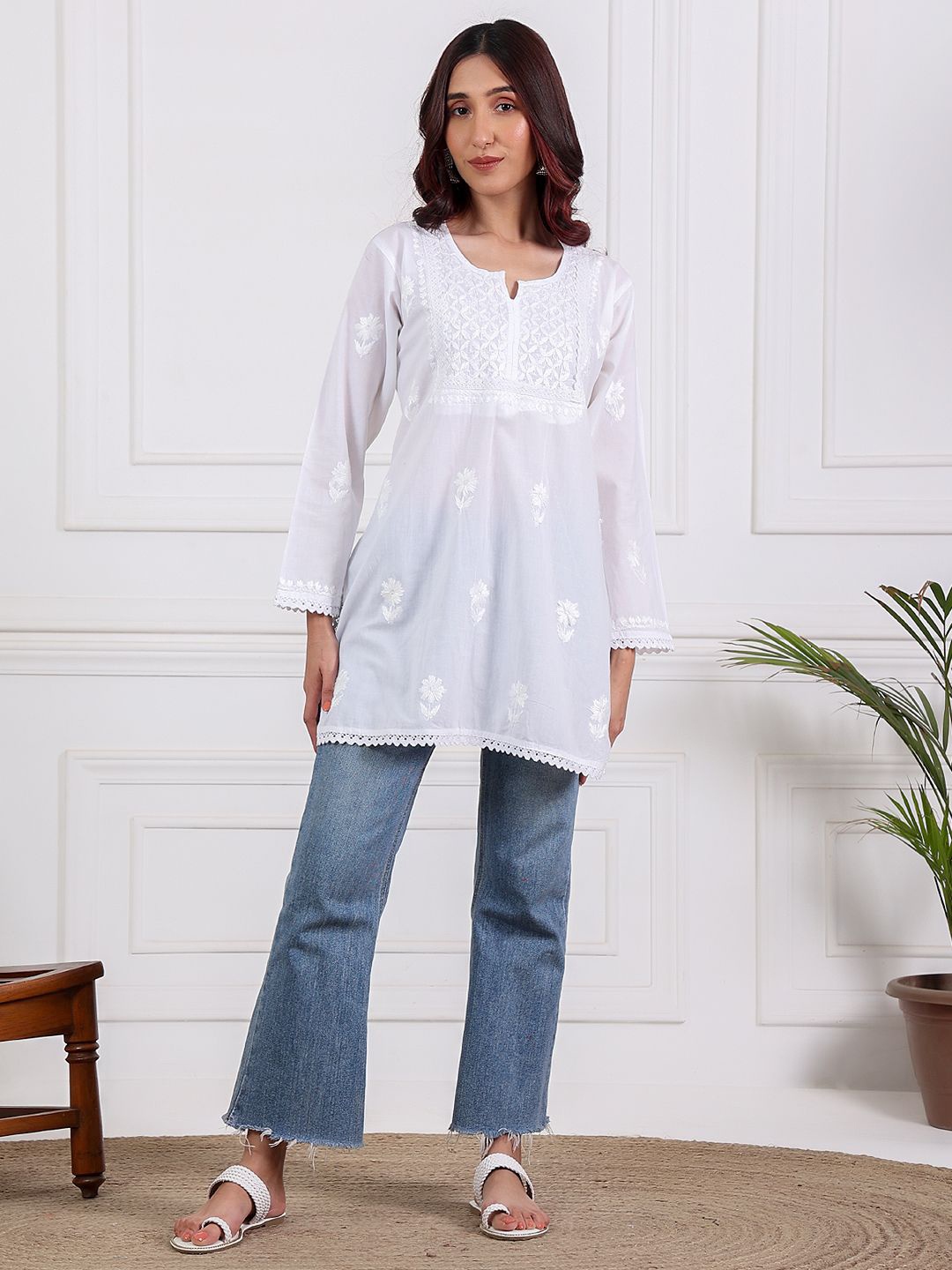 Chowkhat Embroidered Chikankari Pure Cotton Handloom Chikankari Kurti, White