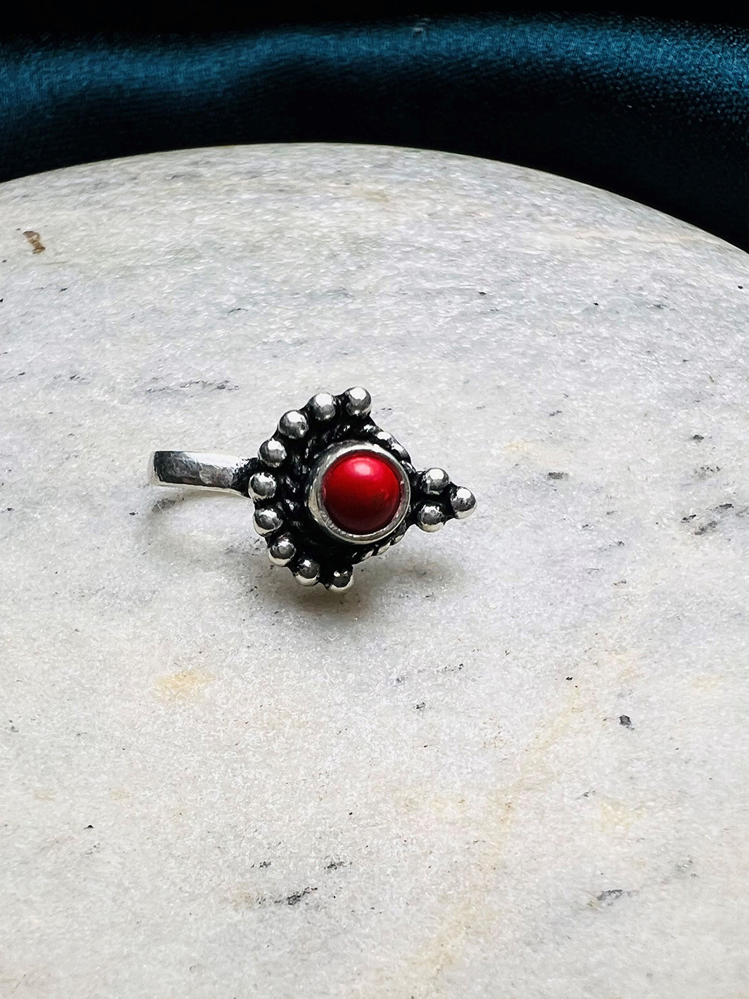 

Arte Jewels Women Stone Studded Septum Nosepin, Silver