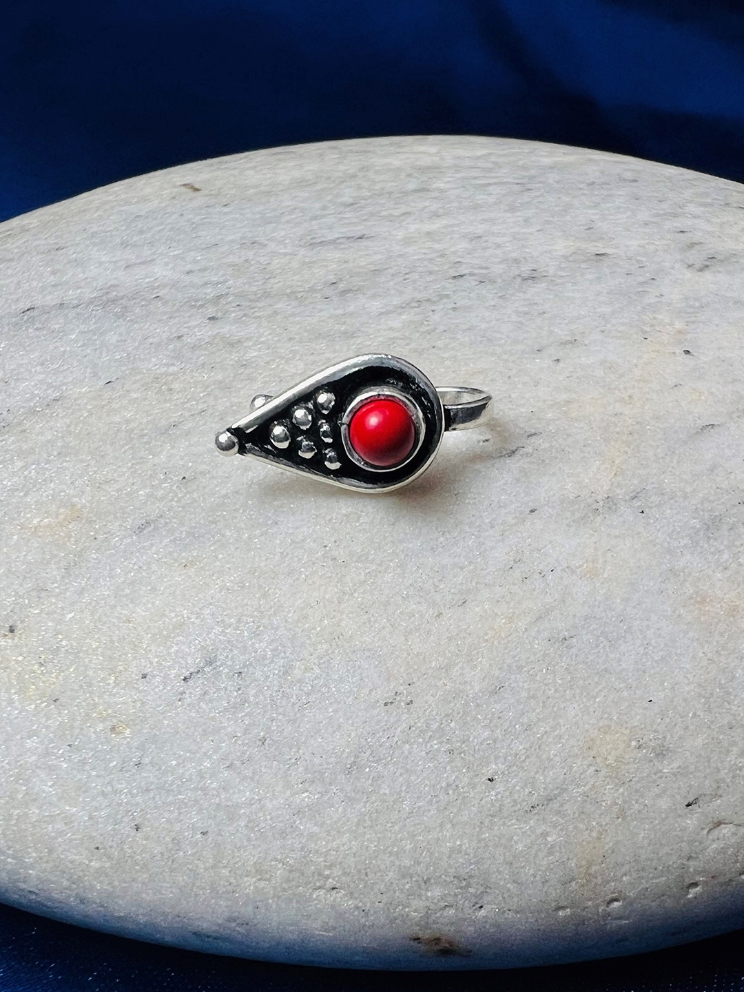 

Arte Jewels 92.5 Sterling Silver Stone-Studded Clip-On Septum Nosepin