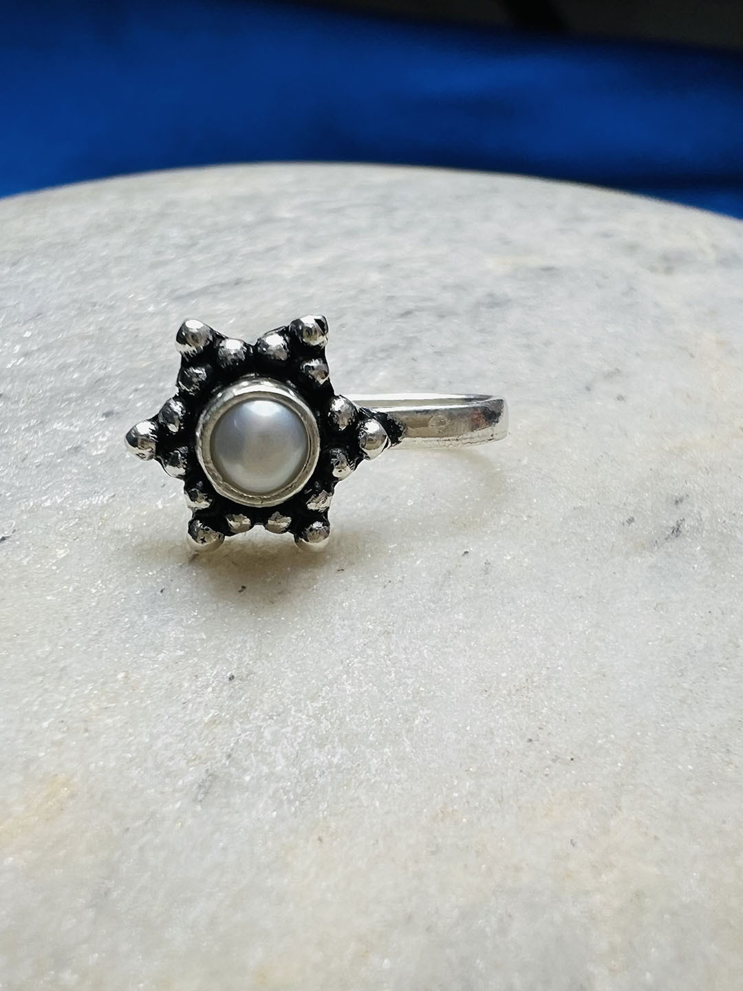 

Arte Jewels 92.5 Sterling Silver Stone-Studded Clip-On Septum Nosepin