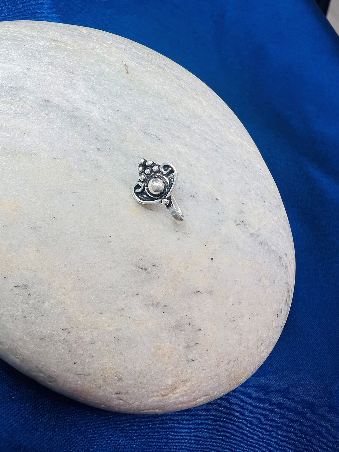 

Arte Jewels 92.5 Sterling Silver Stone-Studded Clip-On Septum Nosepin