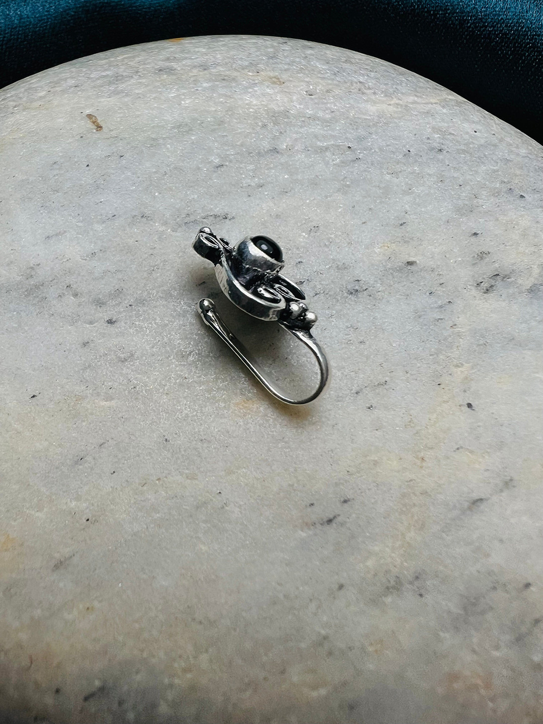 

Arte Jewels 92.5 Sterling Silver Stone-Studded Clip-On Septum Nosepin
