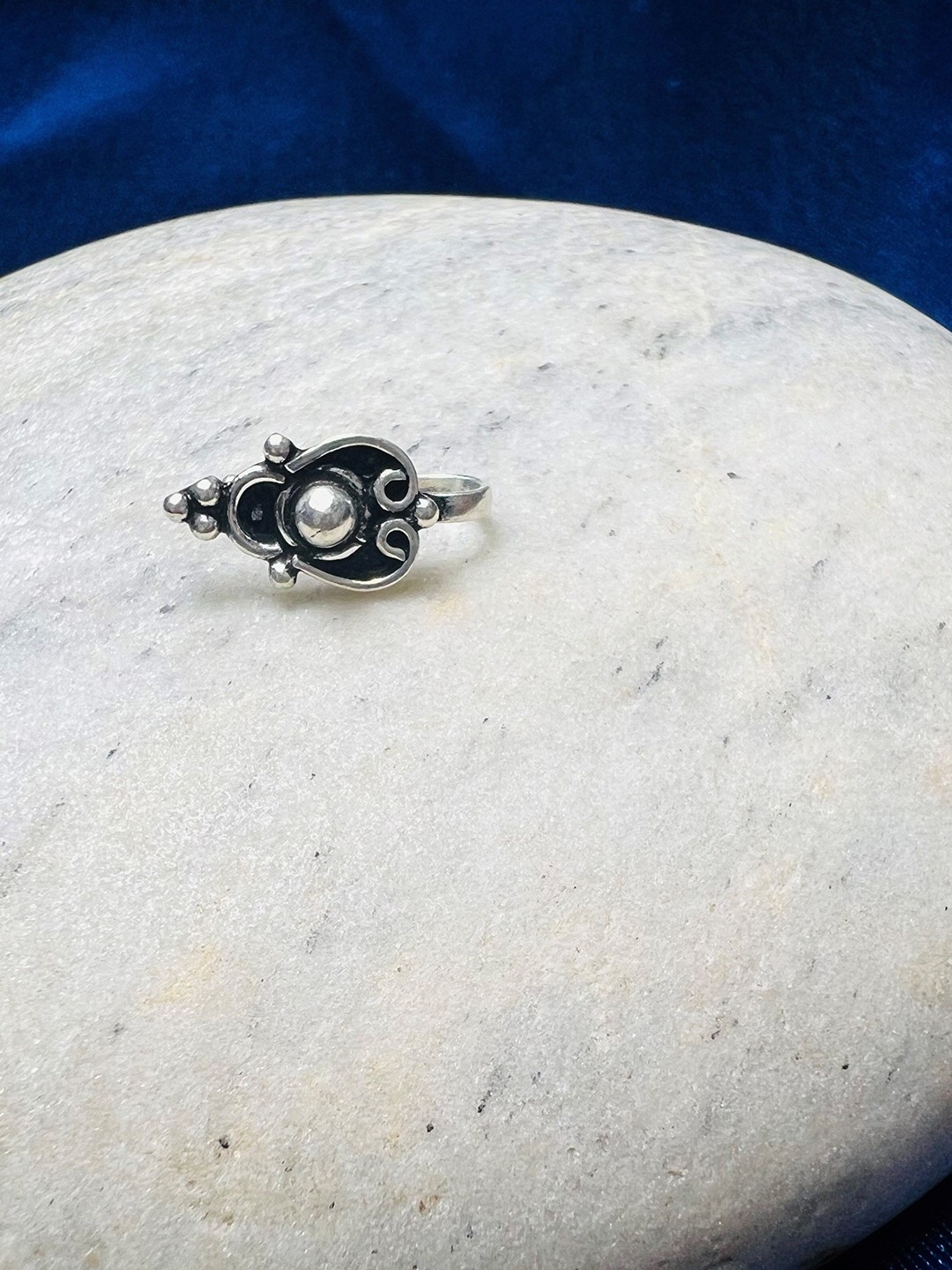 

Arte Jewels 92.5 Sterling Silver Stone-Studded Clip-On Septum Nosepin