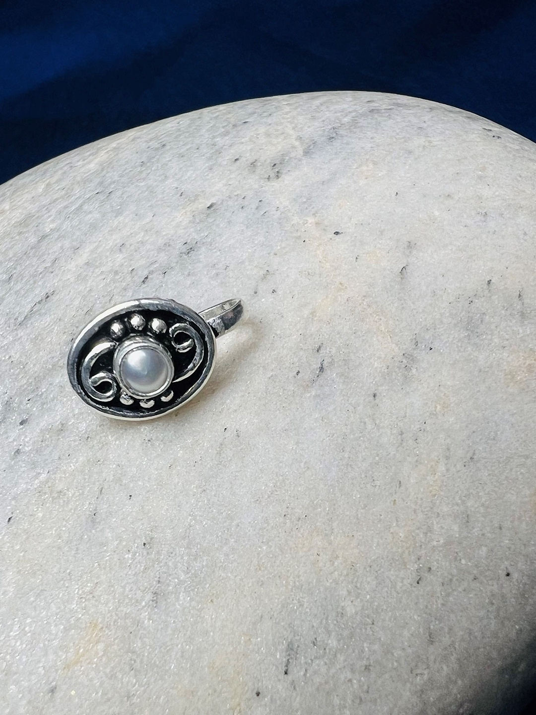 

Arte Jewels 925 Sterling Silver Oxidised Nose Pin