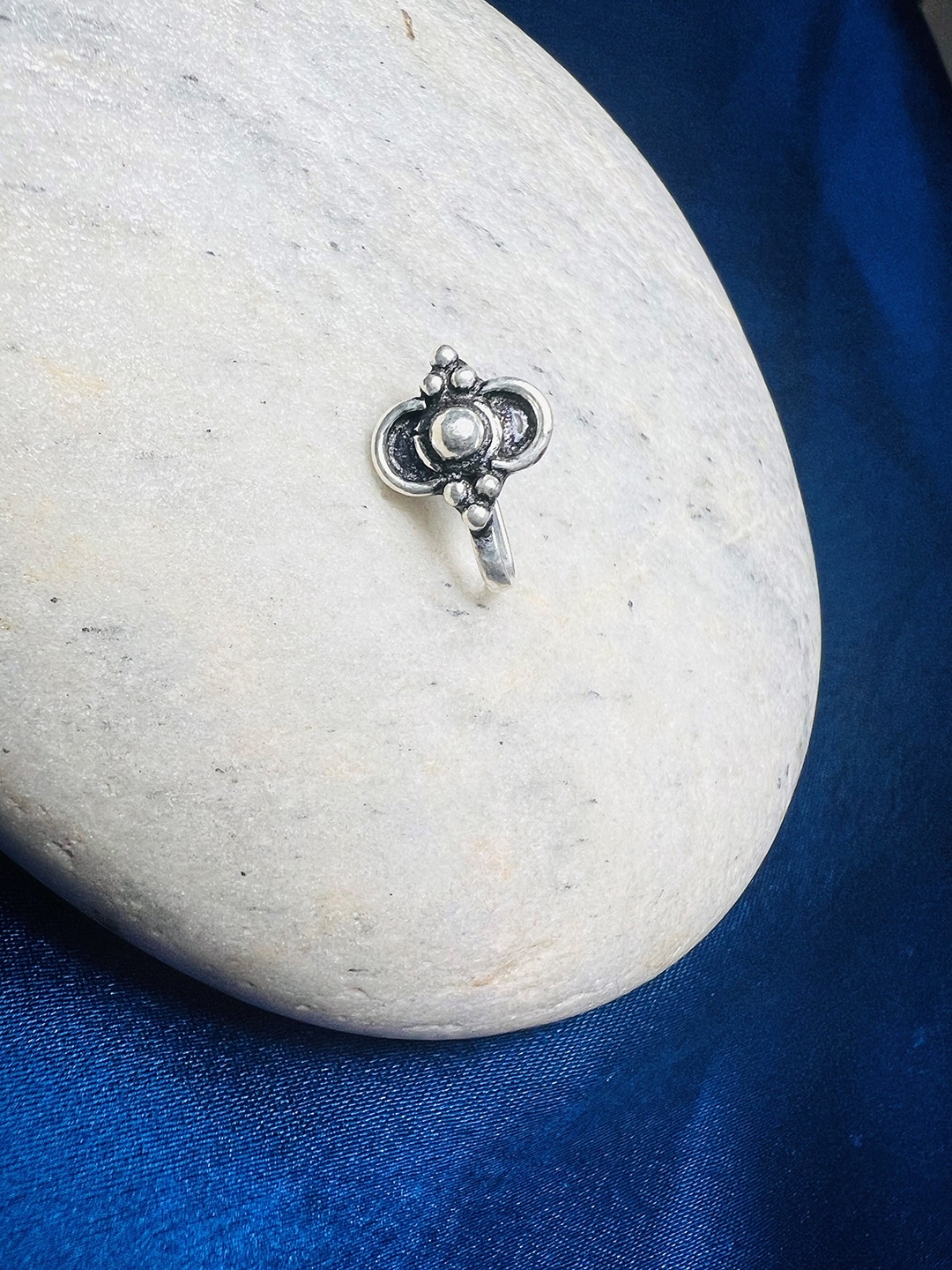 

Arte Jewels 92.5 Sterling Silver Stone-Studded Clip-On Septum Nosepin