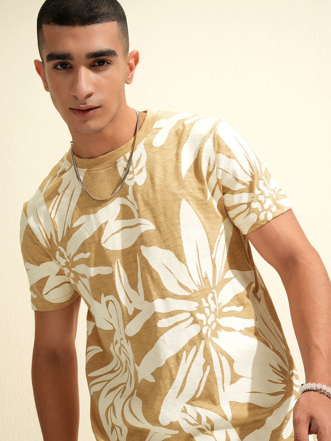 

HIGHLANDER Men Floral Printed Round Neck T-shirt, Beige