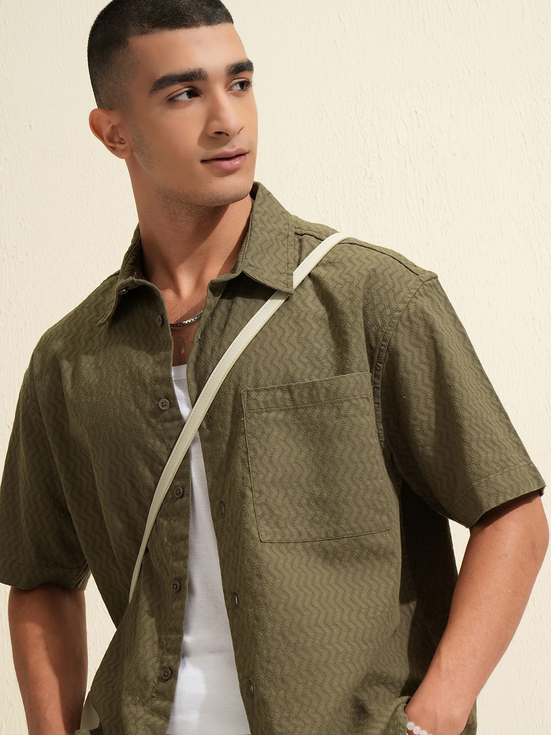 

HIGHLANDER Men Olive Lino Dobby Textured Solid Oversized Shirt