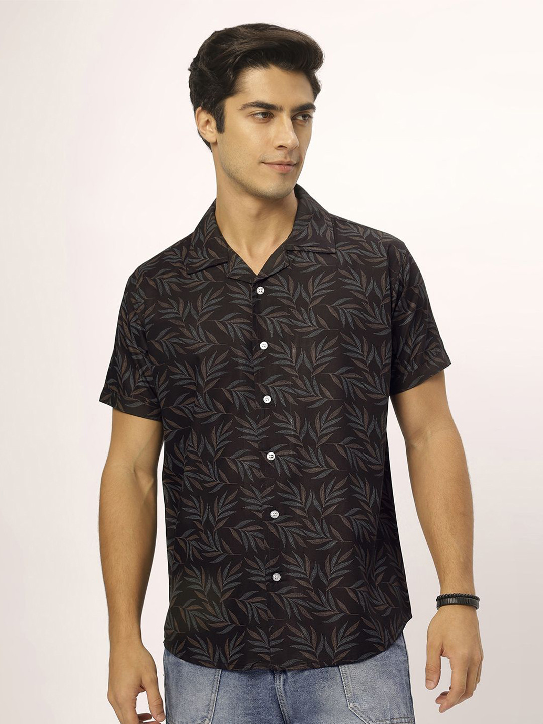 

N AND J Men Cuban Collar Abstract Printed Relaxed Opaque Printed Casual Shirt, Black