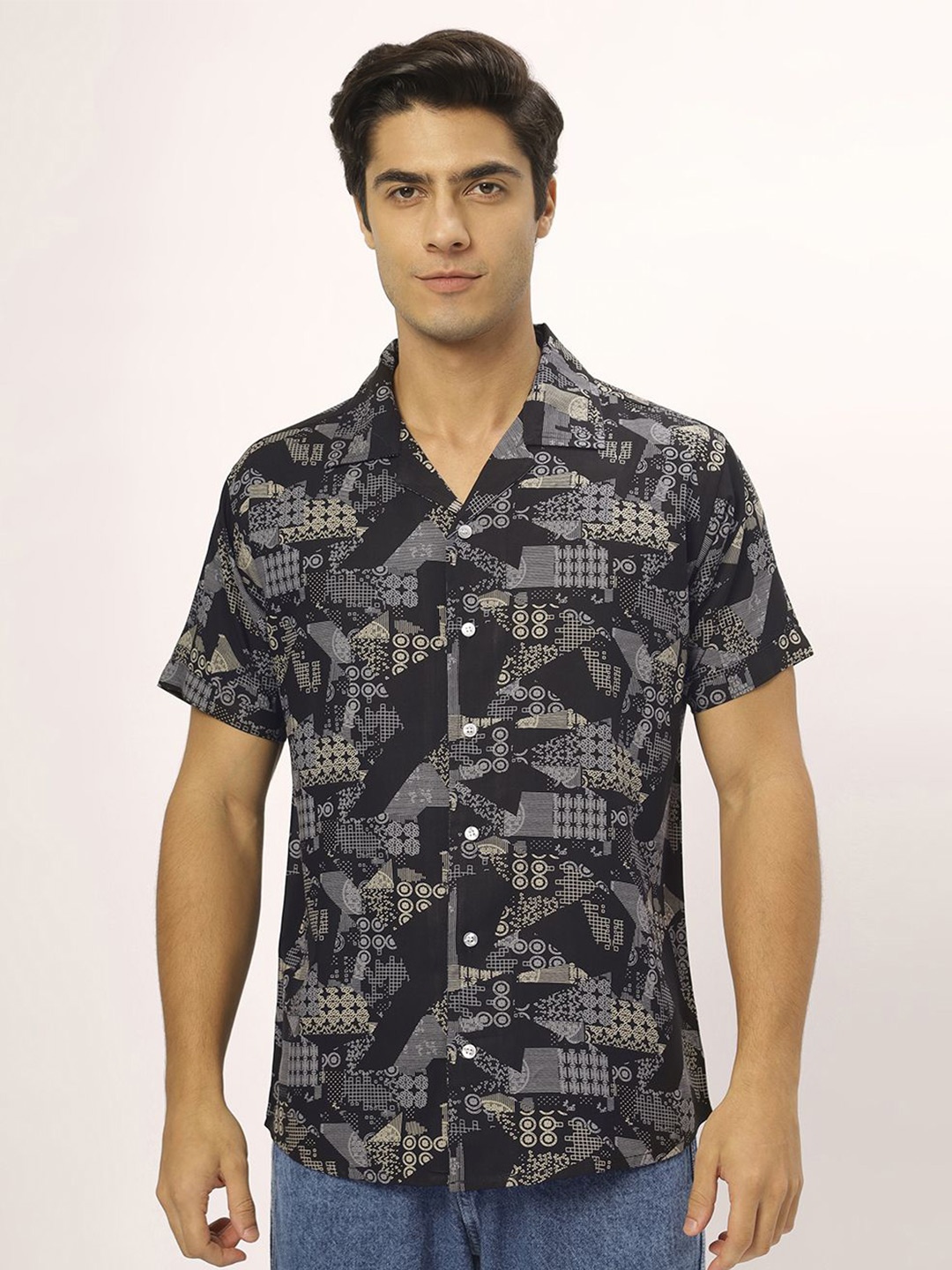 

N AND J Men Cuban Collar Geometric Printed Relaxed Opaque Printed Casual Shirt, Black