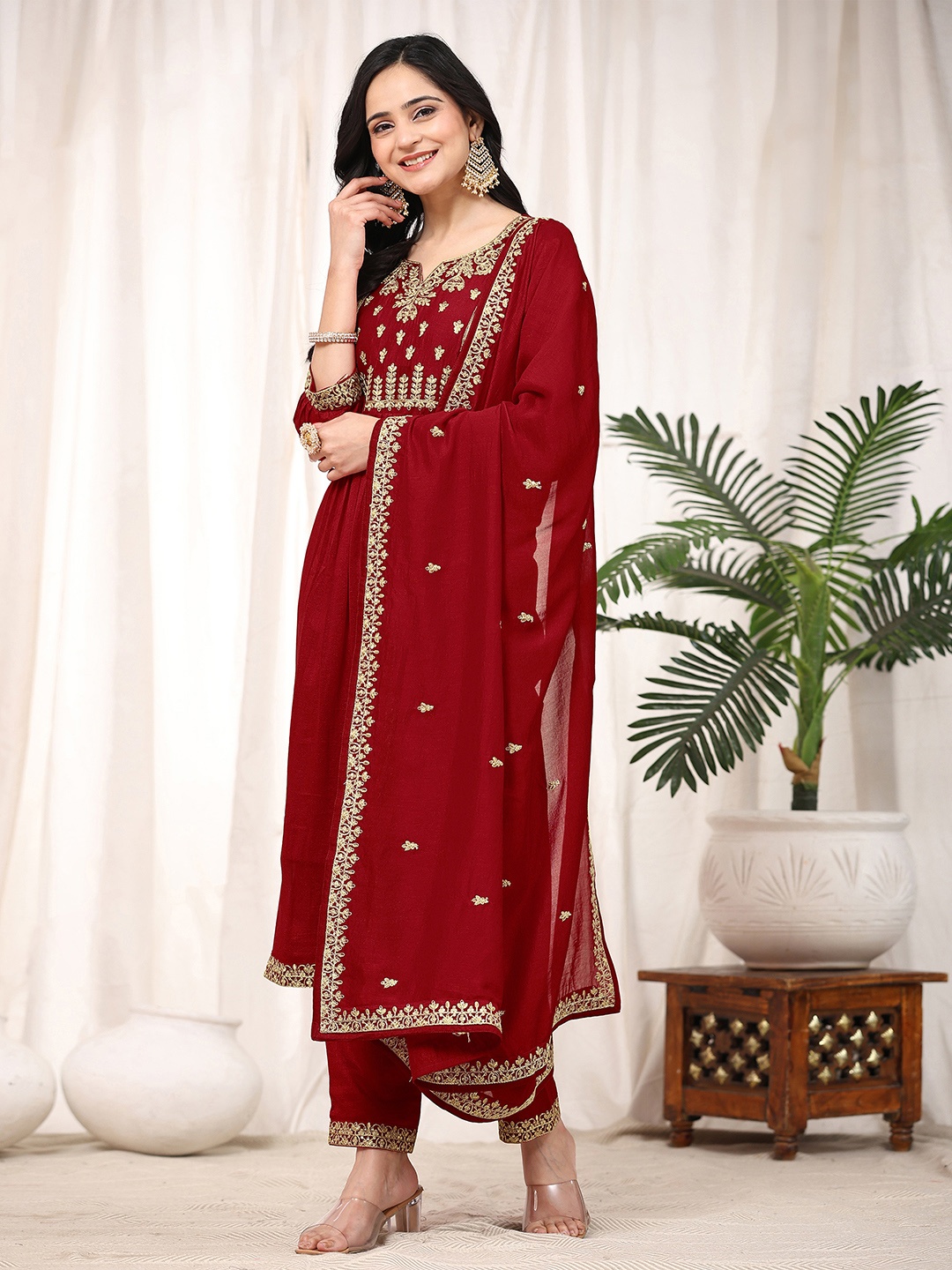

Trendmalls Ethnic Motifs Embroidered Pleated Sequinned Kurti with Trousers & Dupatta, Red