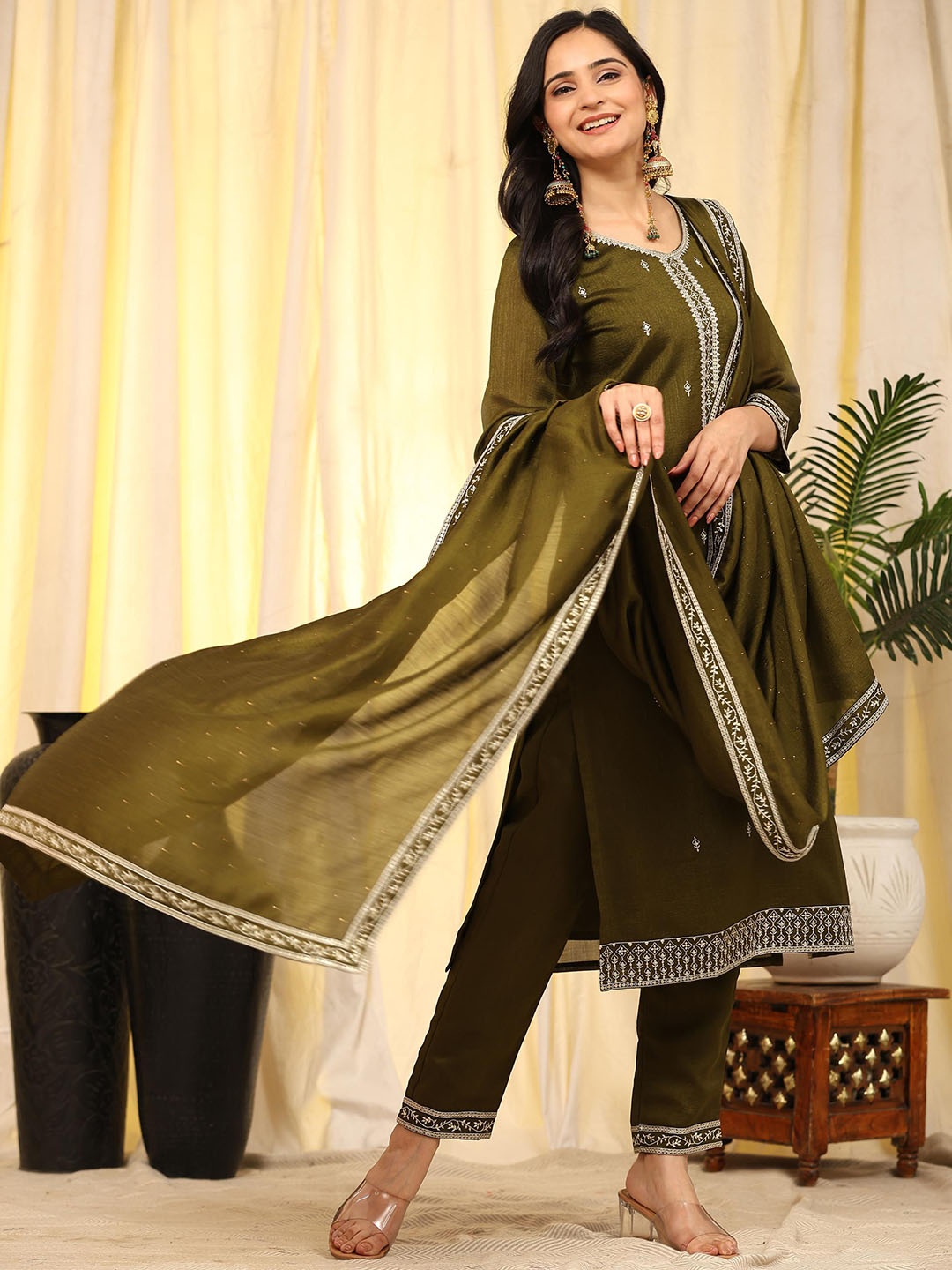 

Trendmalls Women Embroidered Regular Sequinned Kurti with Trousers & With Dupatta, Olive