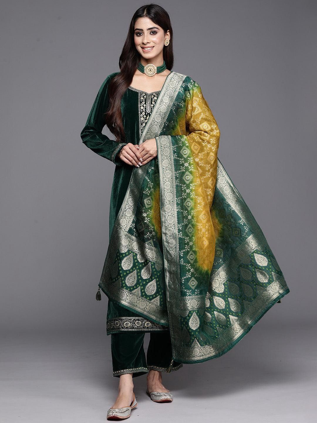 

Trendmalls EthnicMotifs Embroidered Regular Sequinned Velvet Kurti with Trousers & Dupatta, Green