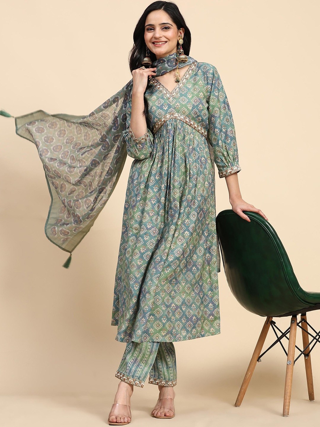 

Trendmalls Women Ethnic Motifs Embroidered Regular Kurta with Trousers & With Dupatta, Green