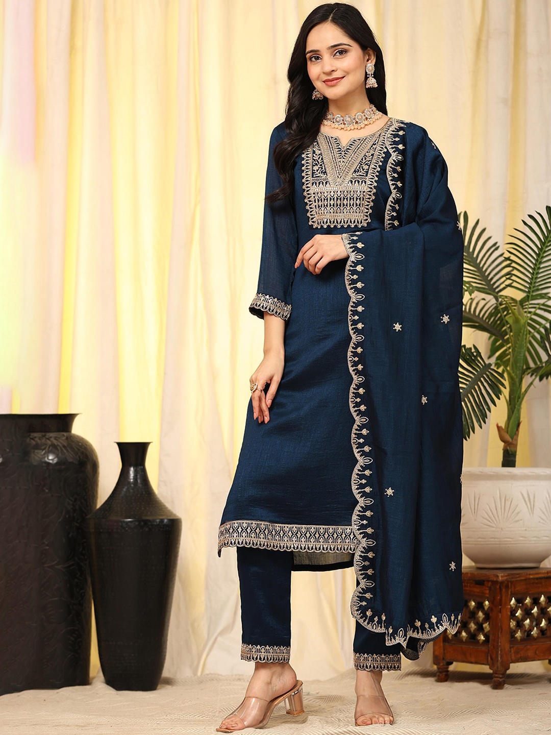 

Trendmalls Ethnic Motifs Yoke Design Sequinned Straight Kurta With Trousers & Dupatta, Teal