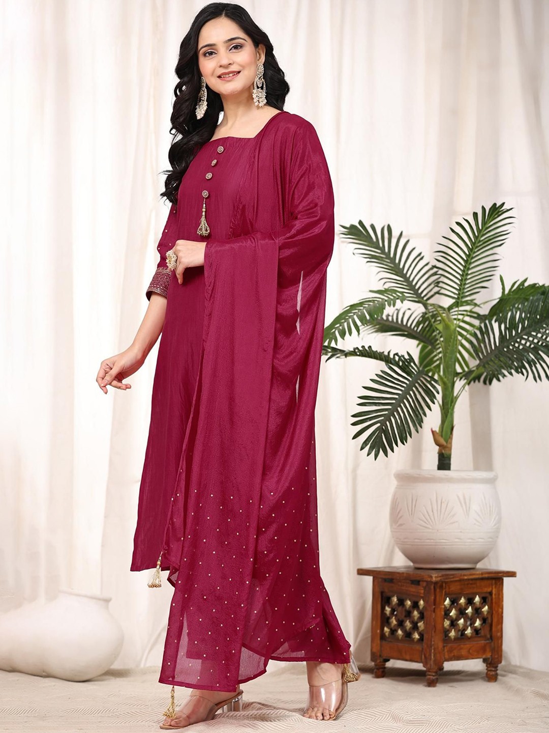 

Trendmalls Women Solid Regular Mukaish Kurta with Trousers & Dupatta, Pink
