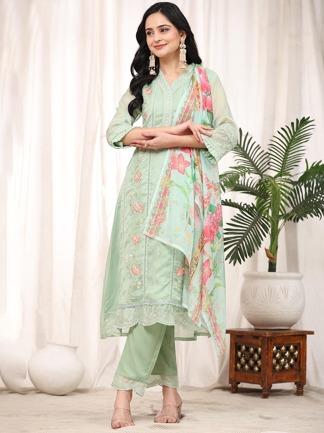 

Trendmalls Floral Embroidered Sequinned A-Line Kurta With Trousers & Dupatta, Green
