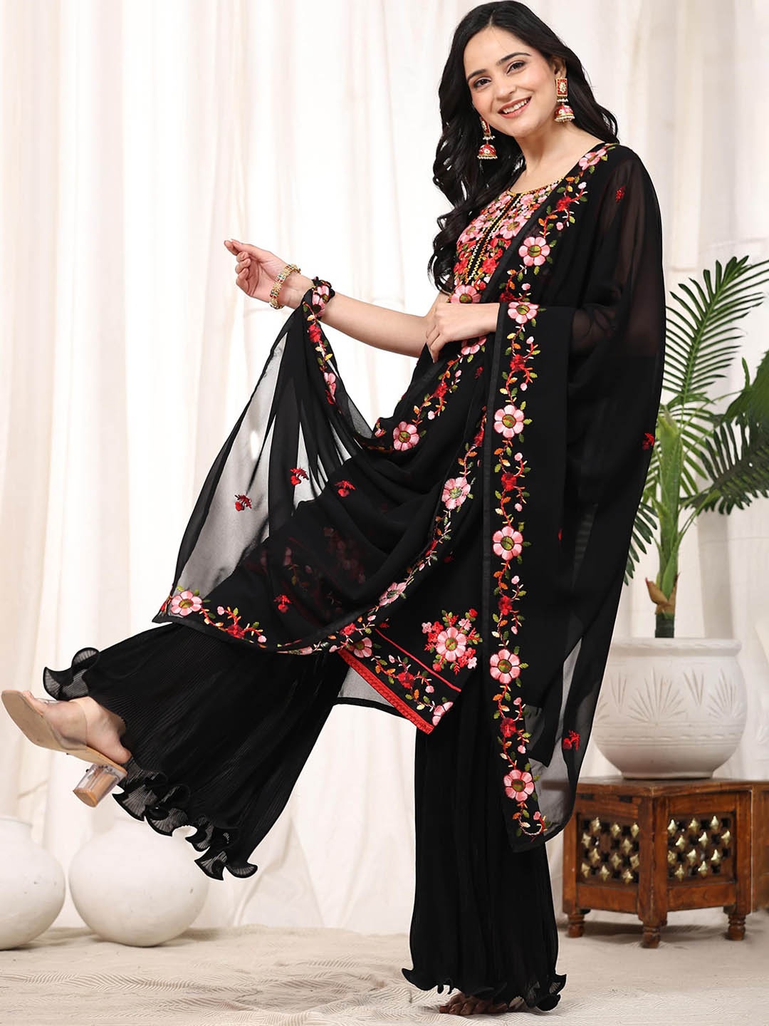 

Trendmalls Women Floral Embroidered Regular Kurti with Sharara & Dupatta, Black