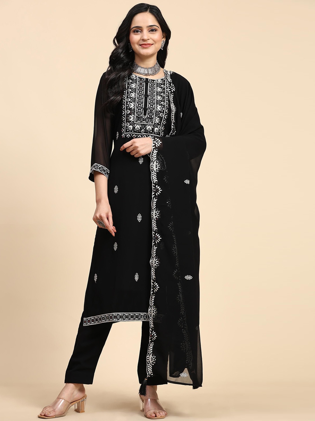 

Trendmalls Women Embroidered Regular Kurta with Trousers & With Dupatta, Black