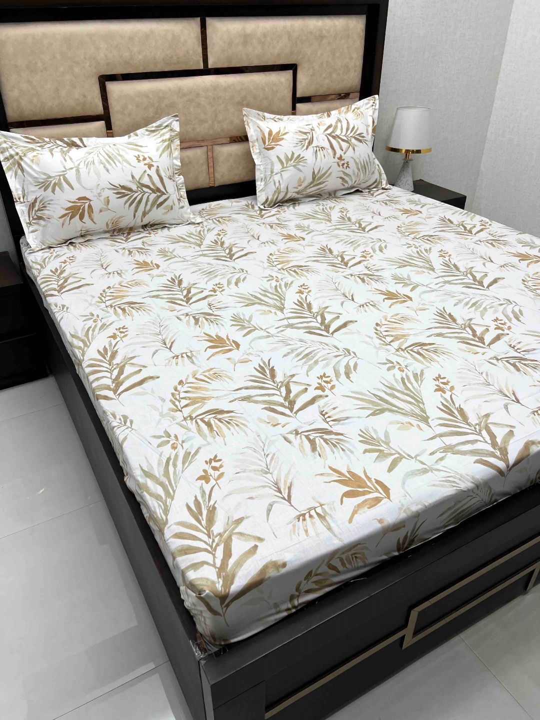 

Pure Decor Green & Grey Floral printed King Bedsheet with 2 Pillow Covers