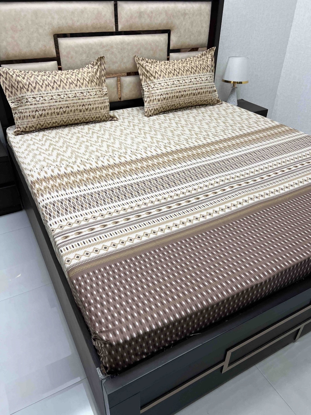 

Pure Decor Brown & White Cotton 380 King Bedsheet with 2 Pillow Covers