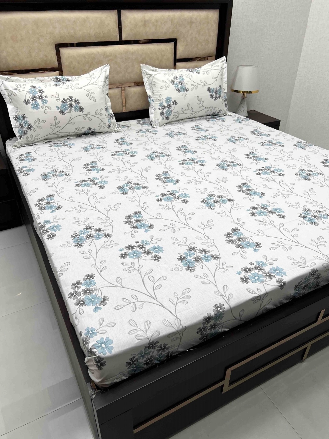 

Pure Decor White & Grey Floral Pure Cotton King 380 TC Bedsheet with 2 Pillow Covers