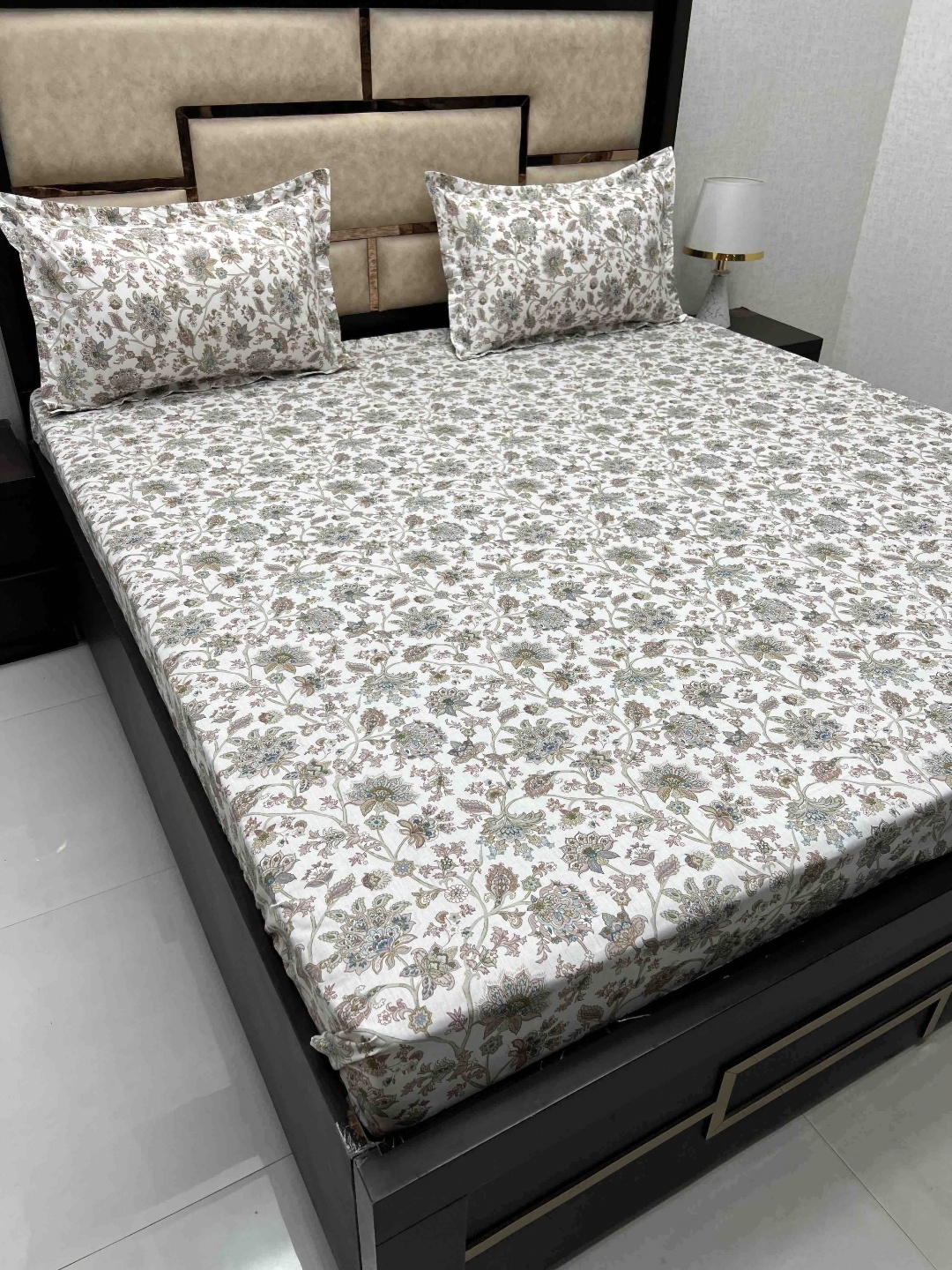 

Pure Decor White & Grey Floral 380 TC King Bedsheet with 2 Pillow Covers