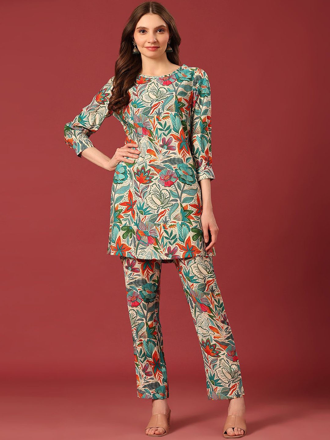 

Poshak Hub Women Boat Neck Printed Tunic Top & Trouser Co-Ords, Turquoise blue