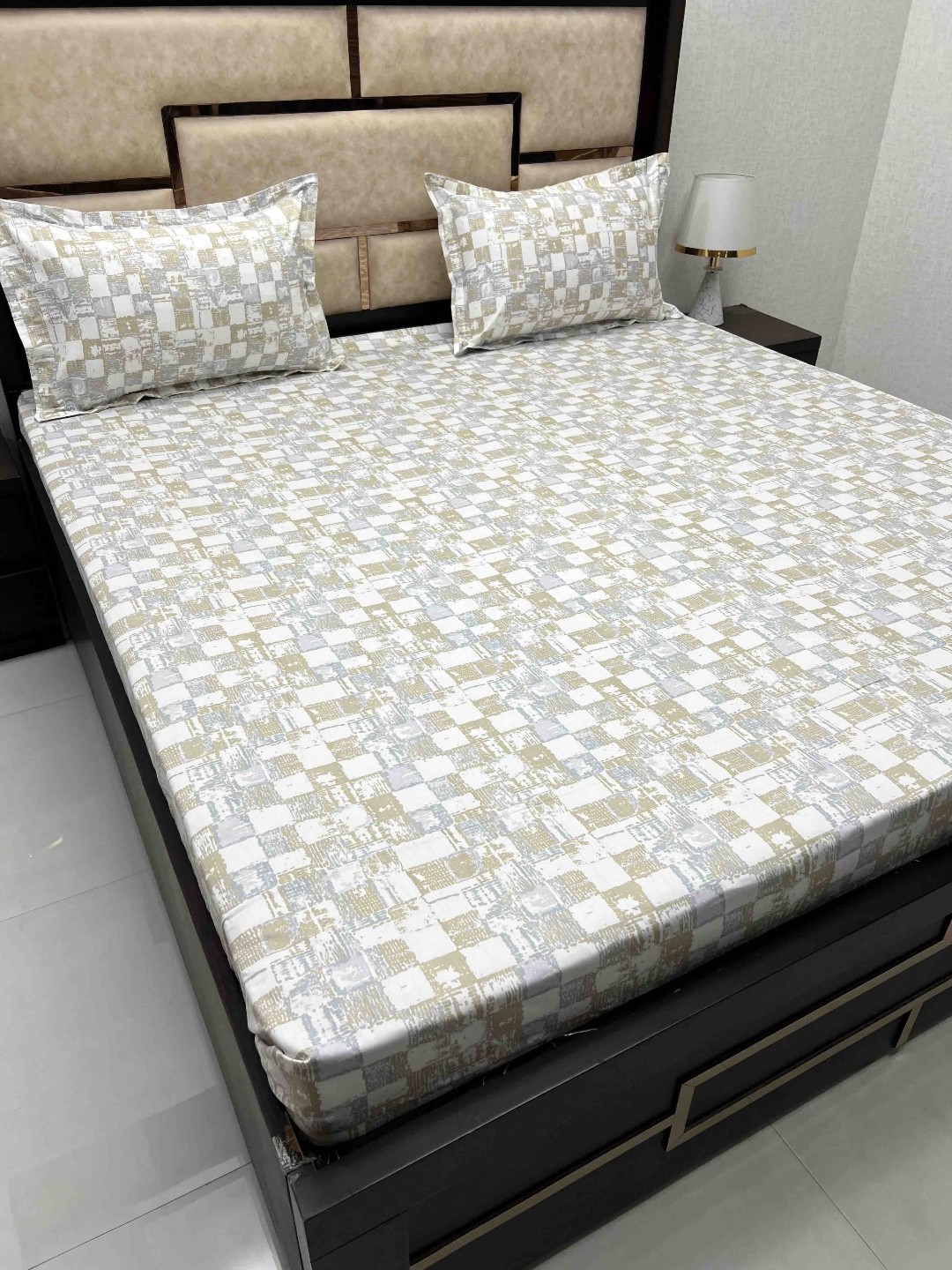 

Pure Decor White & Blue Printed Pure Cotton 380 TC Queen Bedsheet With 2 Pillow Covers