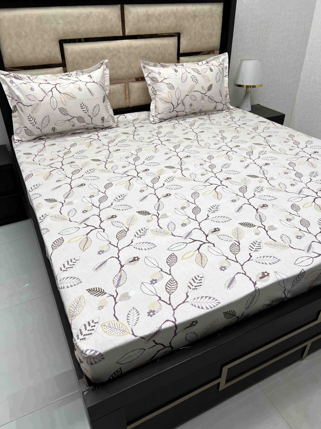 

Pure Decor Purple & White Floral Cotton TC 380 Queen Bedsheet with 2 Pillow Covers