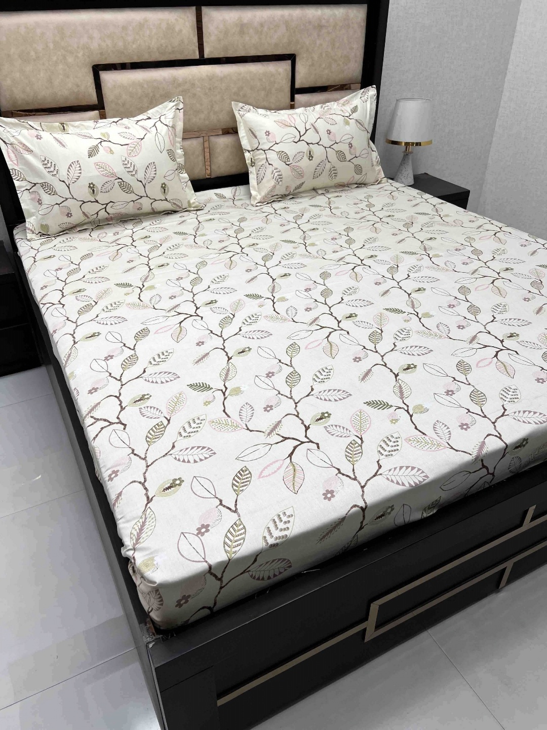 

Pure Decor Grey & Green Printed Pure Cotton 380 TC Queen Bedsheet With 2 Pillow Covers