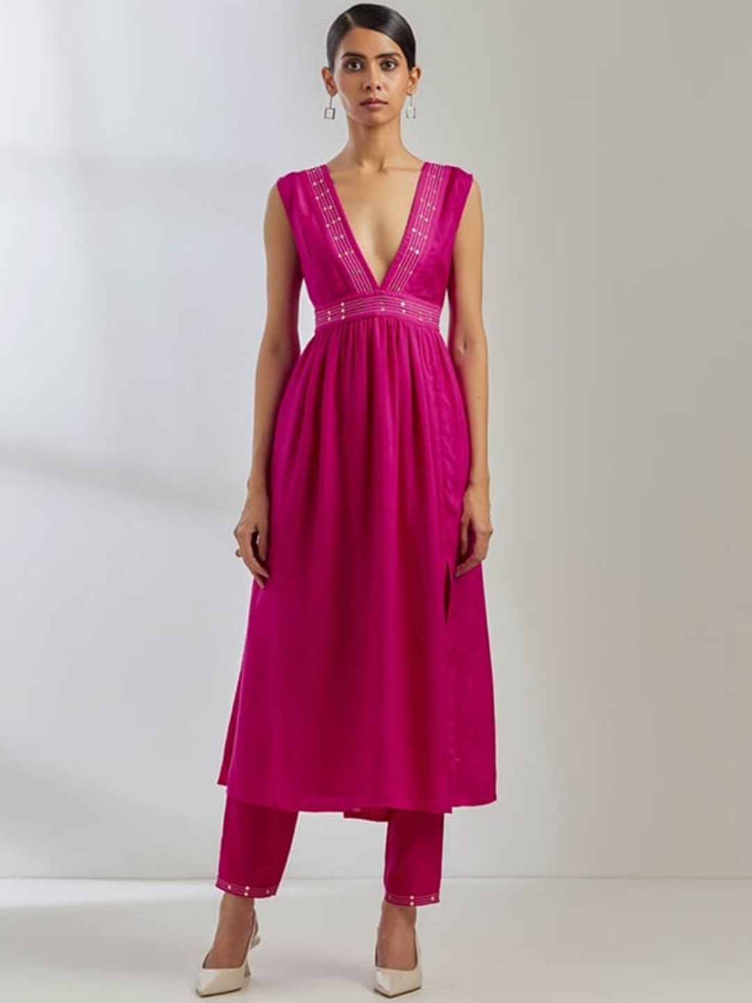 

THE INDIAN CAUSE Women Yoke Design Thread Work Anarkali Pink Silk Sirgus Kurta
