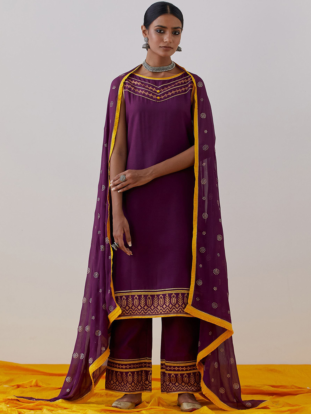 

THE INDIAN CAUSE Women Geometric Embroidered Kurta, Purple
