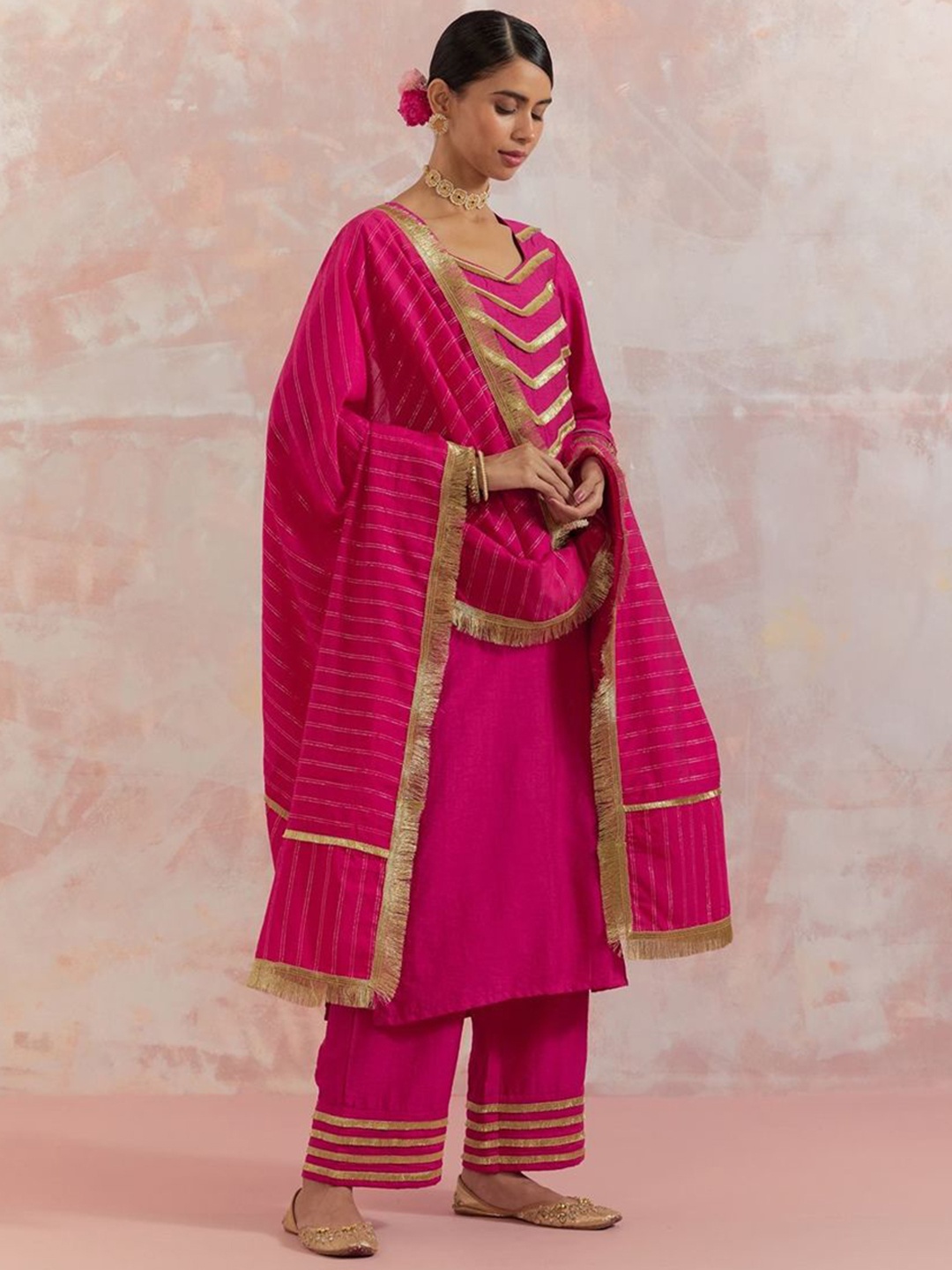

THE INDIAN CAUSE Women Pink Rooh Thread Work Kurta