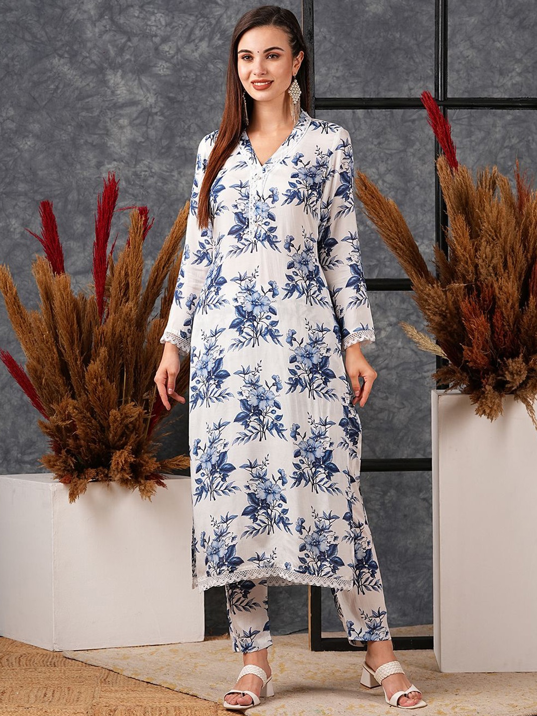 

KALINI Women Floral Printed Regular Kurta with Trousers, White